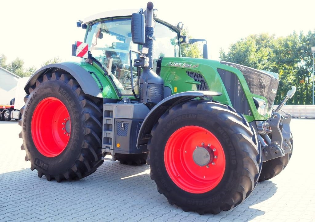 Fendt 824 Vario S4 ProfiPlus, GPS - Traktor: slika Fendt 824 Vario S4 ProfiPlus, GPS - Traktor Fendt 824 Vario S4 ProfiPlus, GPS - Traktor: slika Fendt 824 Vario S4 ProfiPlus, GPS - Traktor