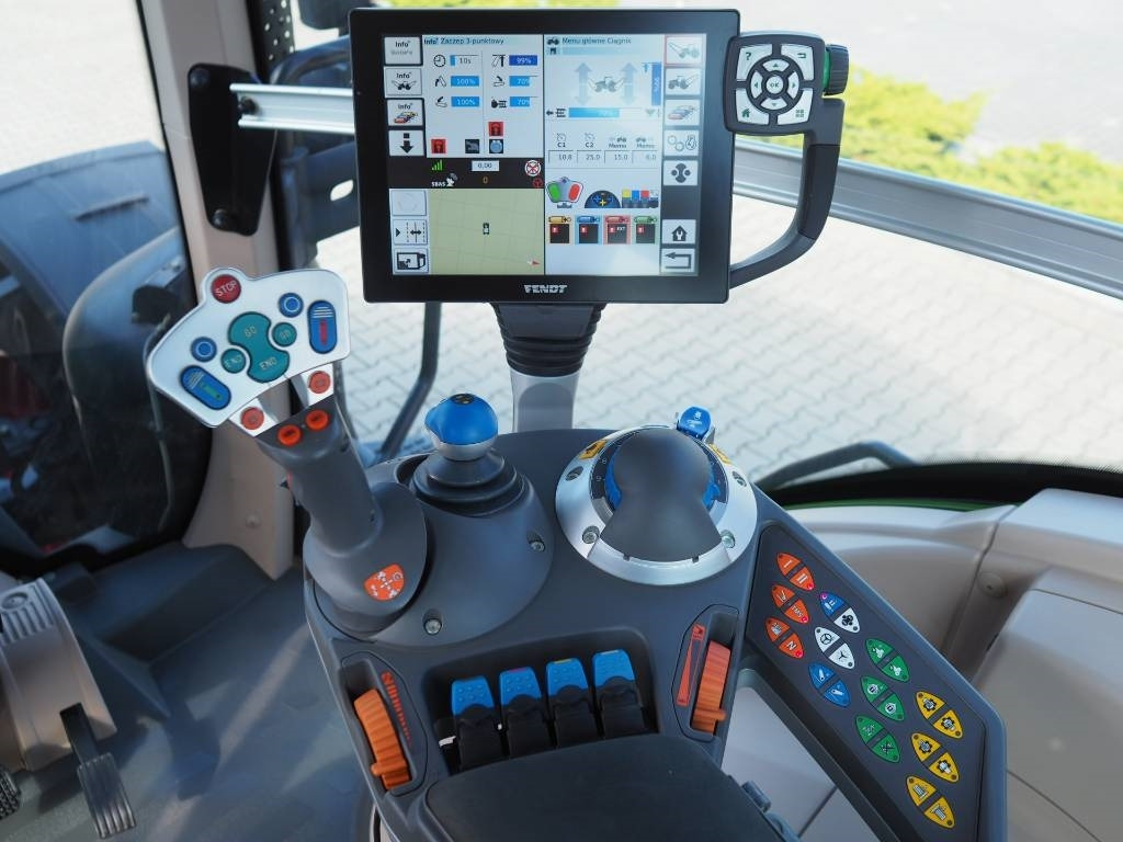 Traktor Fendt 828 Vario S4 ProfiPlus, GPS: slika Traktor Fendt 828 Vario S4 ProfiPlus, GPS Traktor Fendt 828 Vario S4 ProfiPlus, GPS: slika Traktor Fendt 828 Vario S4 ProfiPlus, GPS