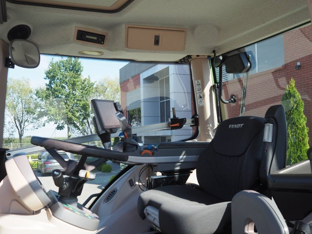 Traktor Fendt 828 Vario S4 ProfiPlus, GPS: slika Traktor Fendt 828 Vario S4 ProfiPlus, GPS Traktor Fendt 828 Vario S4 ProfiPlus, GPS: slika Traktor Fendt 828 Vario S4 ProfiPlus, GPS