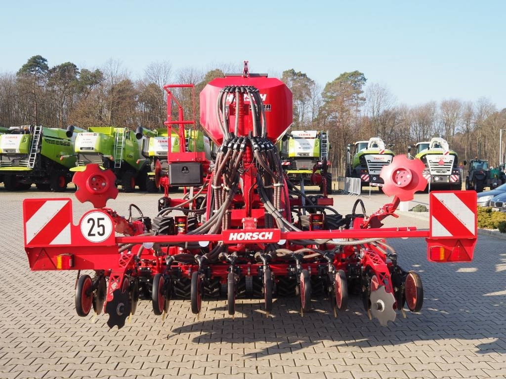 Horsch Focus 3 TD - Kombajn i sijačica: slika Horsch Focus 3 TD - Kombajn i sijačica Horsch Focus 3 TD - Kombajn i sijačica: slika Horsch Focus 3 TD - Kombajn i sijačica