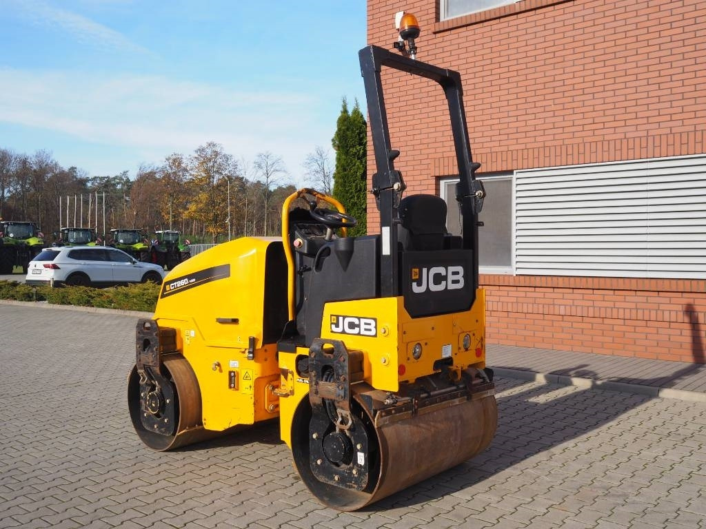 JCB CT260-120 - Cestovni valjak: slika JCB CT260-120 - Cestovni valjak JCB CT260-120 - Cestovni valjak: slika JCB CT260-120 - Cestovni valjak