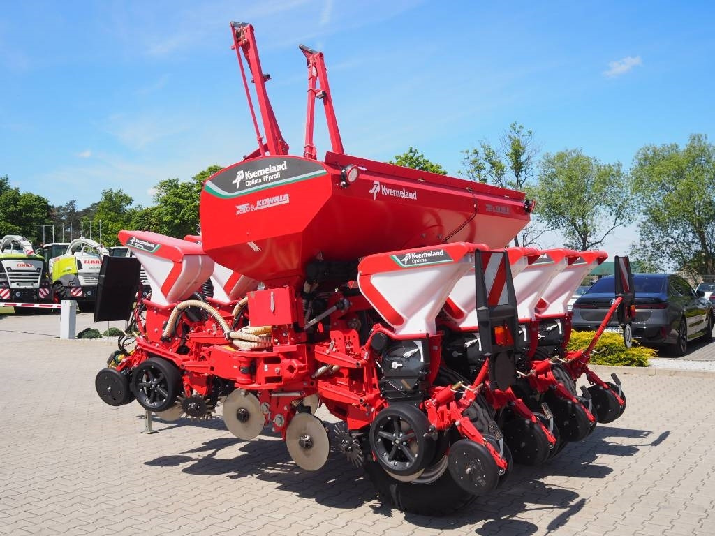 Kverneland Optima TFprofi e-drive II - Precizna sijačica: slika Kverneland Optima TFprofi e-drive II - Precizna sijačica Kverneland Optima TFprofi e-drive II - Precizna sijačica: slika Kverneland Optima TFprofi e-drive II - Precizna sijačica