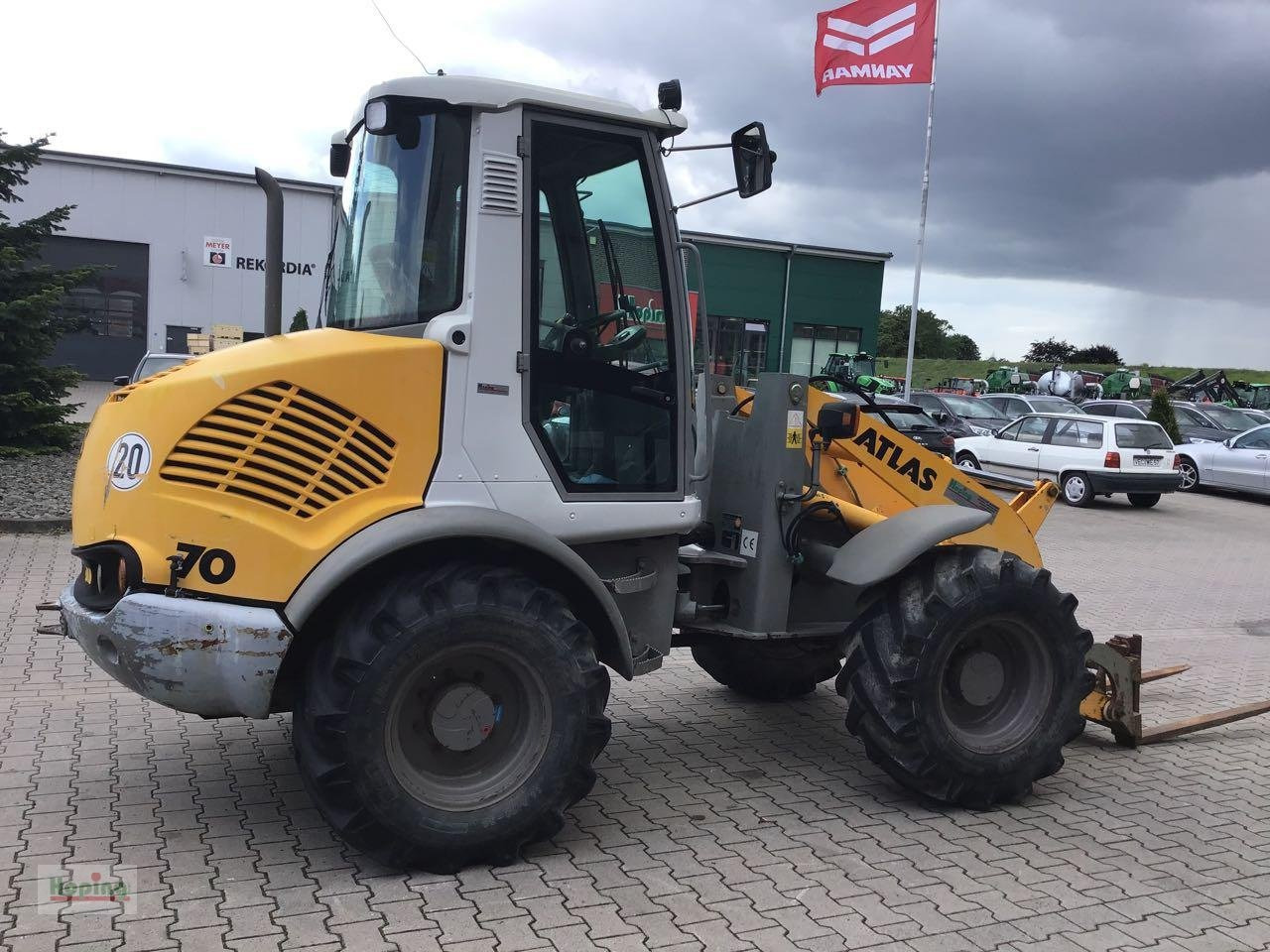 Atlas 70 - Prednji utovarivač za traktor: slika Atlas 70 - Prednji utovarivač za traktor Atlas 70 - Prednji utovarivač za traktor: slika Atlas 70 - Prednji utovarivač za traktor