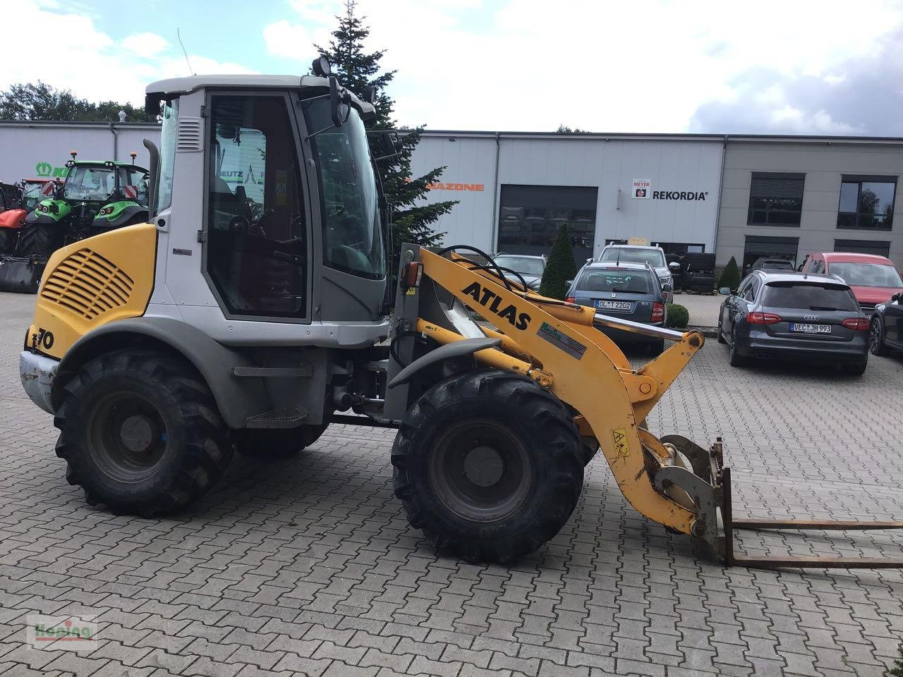 Atlas 70 - Prednji utovarivač za traktor: slika Atlas 70 - Prednji utovarivač za traktor Atlas 70 - Prednji utovarivač za traktor: slika Atlas 70 - Prednji utovarivač za traktor