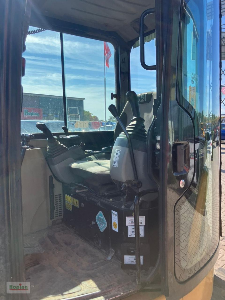 CAT 305C CR - Mini bager: slika CAT 305C CR - Mini bager CAT 305C CR - Mini bager: slika CAT 305C CR - Mini bager