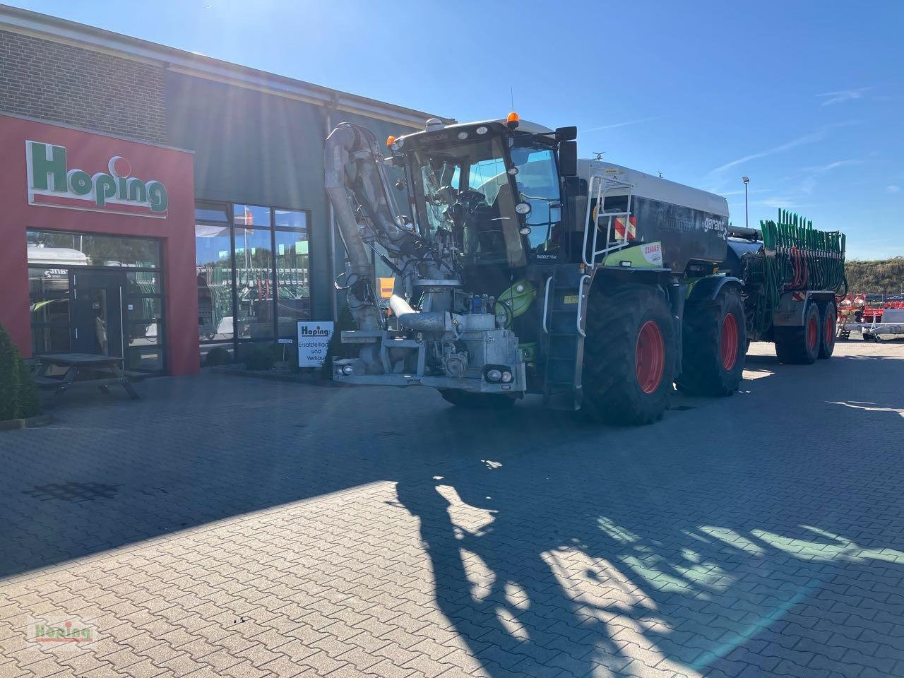 CLAAS Xerion 4000 Saddle Trac Gülletechnik - Traktor: slika CLAAS Xerion 4000 Saddle Trac Gülletechnik - Traktor CLAAS Xerion 4000 Saddle Trac Gülletechnik - Traktor: slika CLAAS Xerion 4000 Saddle Trac Gülletechnik - Traktor