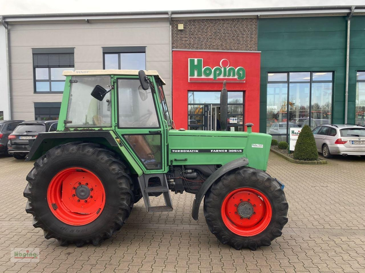 Fendt 305 - Traktor: slika Fendt 305 - Traktor Fendt 305 - Traktor: slika Fendt 305 - Traktor