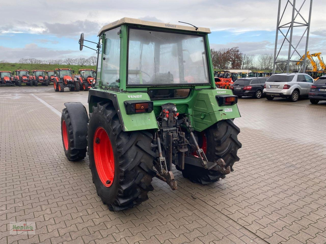 Fendt 305 - Traktor: slika Fendt 305 - Traktor Fendt 305 - Traktor: slika Fendt 305 - Traktor