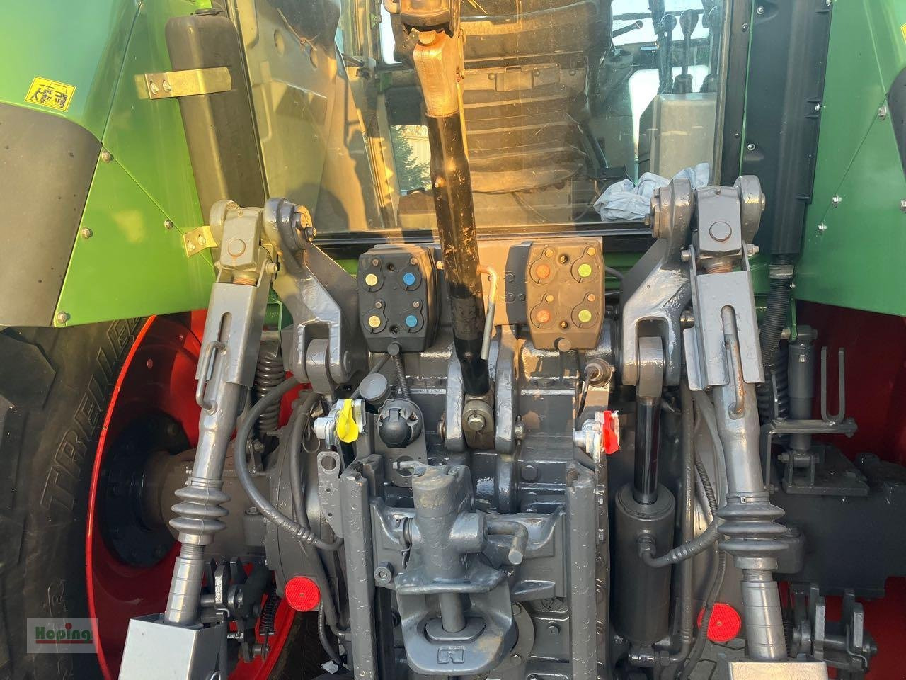 Fendt 824 - Traktor: slika Fendt 824 - Traktor Fendt 824 - Traktor: slika Fendt 824 - Traktor