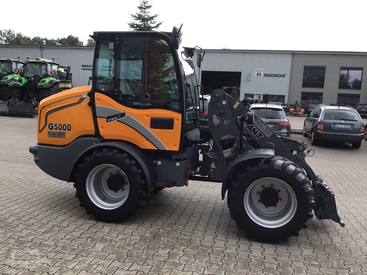 GiANT G5000 - Utovarivač na kotačima: slika GiANT G5000 - Utovarivač na kotačima GiANT G5000 - Utovarivač na kotačima: slika GiANT G5000 - Utovarivač na kotačima