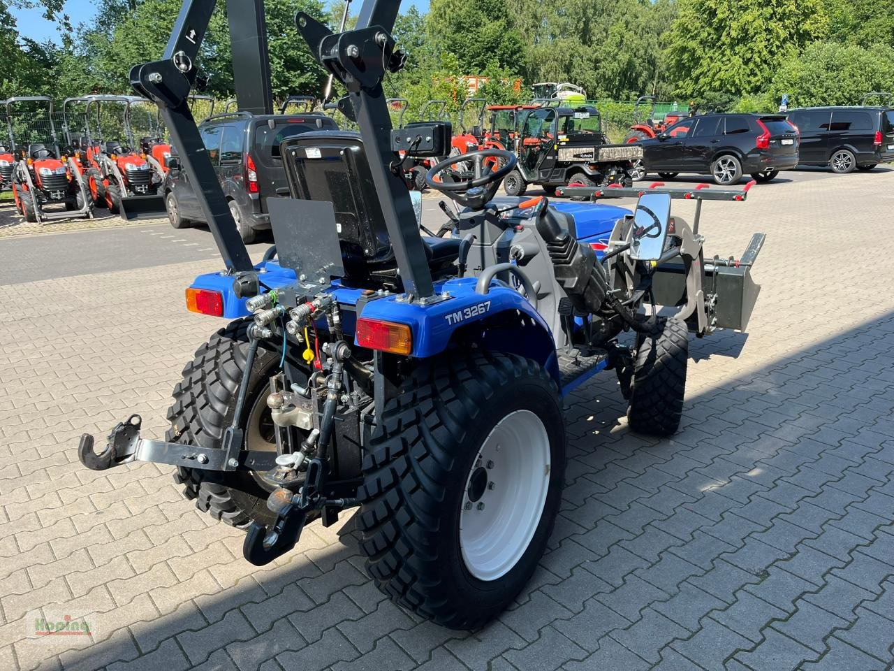 Iseki TM3267 AL - Općinski traktor: slika Iseki TM3267 AL - Općinski traktor Iseki TM3267 AL - Općinski traktor: slika Iseki TM3267 AL - Općinski traktor
