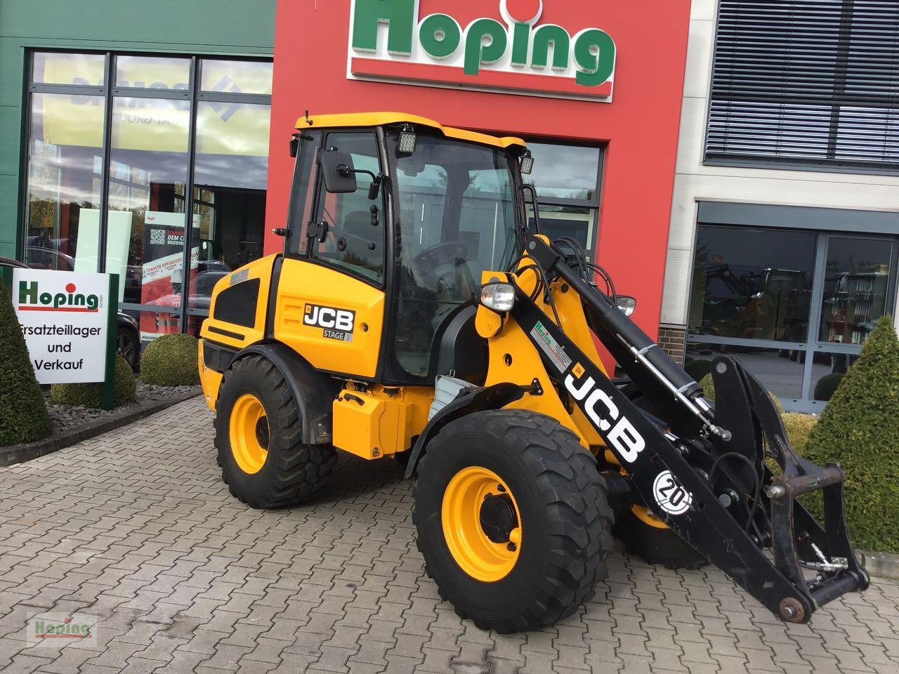 JCB 407 - Utovarivač na kotačima: slika JCB 407 - Utovarivač na kotačima JCB 407 - Utovarivač na kotačima: slika JCB 407 - Utovarivač na kotačima