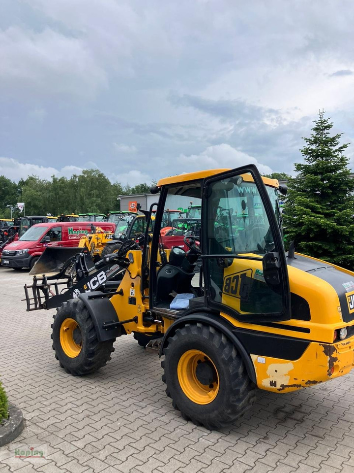 JCB 407 - Utovarivač na kotačima: slika JCB 407 - Utovarivač na kotačima JCB 407 - Utovarivač na kotačima: slika JCB 407 - Utovarivač na kotačima