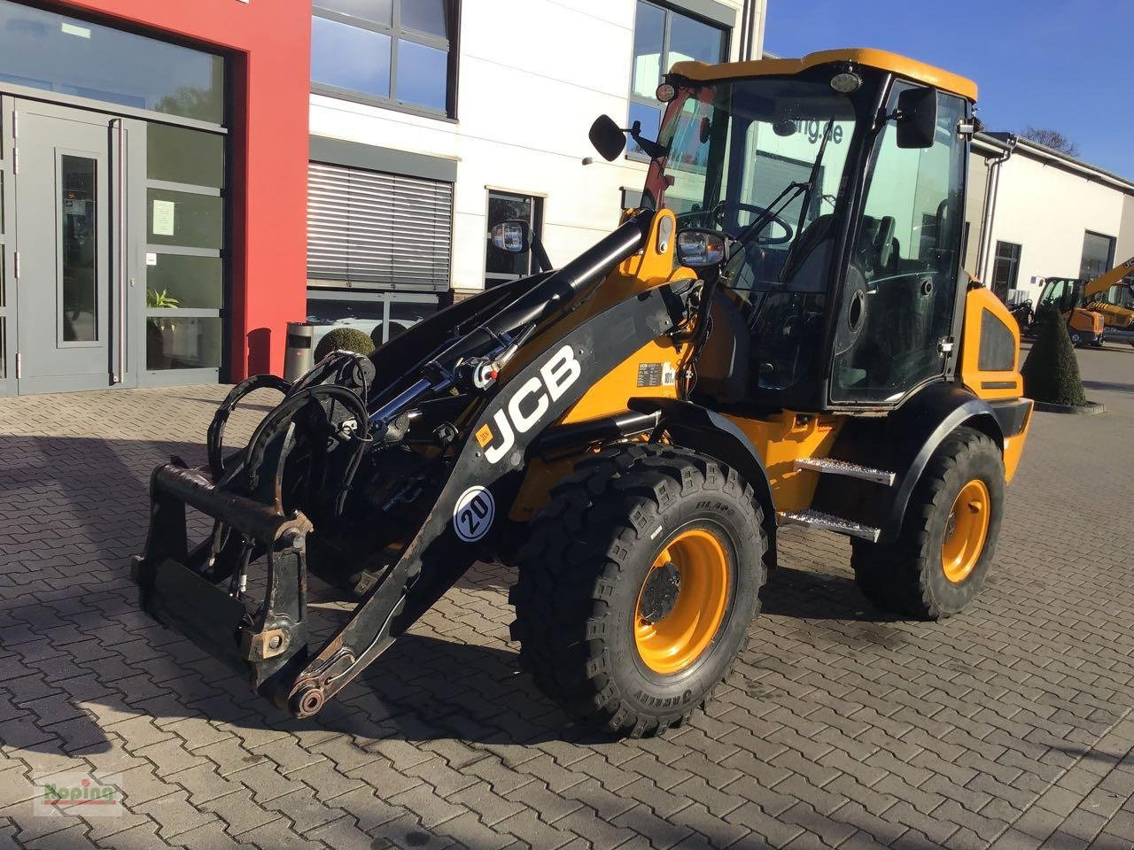 JCB 409 - Utovarivač na kotačima: slika JCB 409 - Utovarivač na kotačima JCB 409 - Utovarivač na kotačima: slika JCB 409 - Utovarivač na kotačima