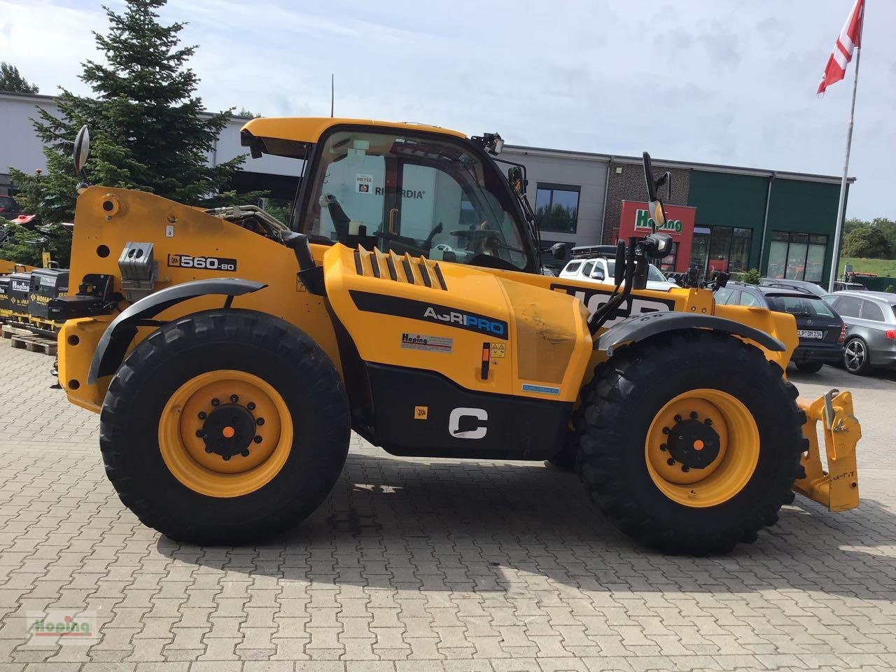 Teleskopski rukovatelj JCB 560-80 Agri Pro: slika Teleskopski rukovatelj JCB 560-80 Agri Pro