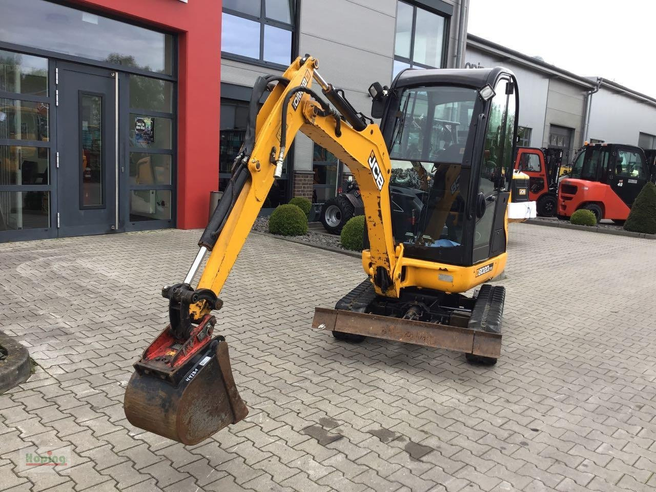JCB 8020 - Mini bager: slika JCB 8020 - Mini bager JCB 8020 - Mini bager: slika JCB 8020 - Mini bager