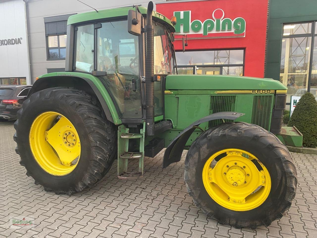 John Deere 6600 - Traktor: slika John Deere 6600 - Traktor John Deere 6600 - Traktor: slika John Deere 6600 - Traktor