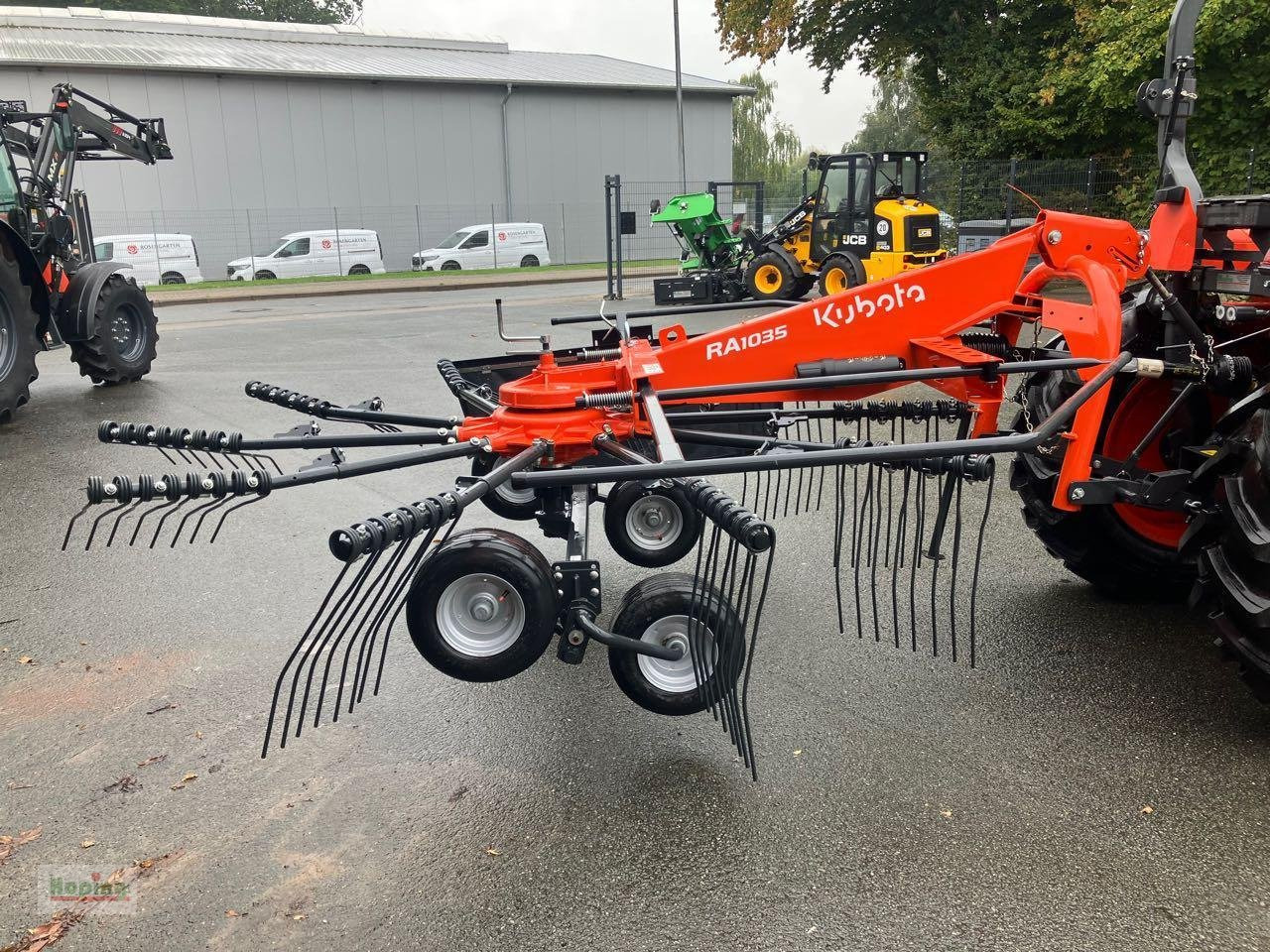 Kubota RA1035 - Prevrtač sijena/ Grabulje: slika Kubota RA1035 - Prevrtač sijena/ Grabulje Kubota RA1035 - Prevrtač sijena/ Grabulje: slika Kubota RA1035 - Prevrtač sijena/ Grabulje