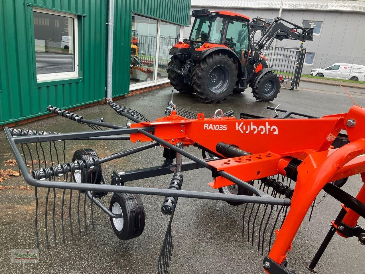 Kubota RA1035 - Prevrtač sijena/ Grabulje: slika Kubota RA1035 - Prevrtač sijena/ Grabulje Kubota RA1035 - Prevrtač sijena/ Grabulje: slika Kubota RA1035 - Prevrtač sijena/ Grabulje
