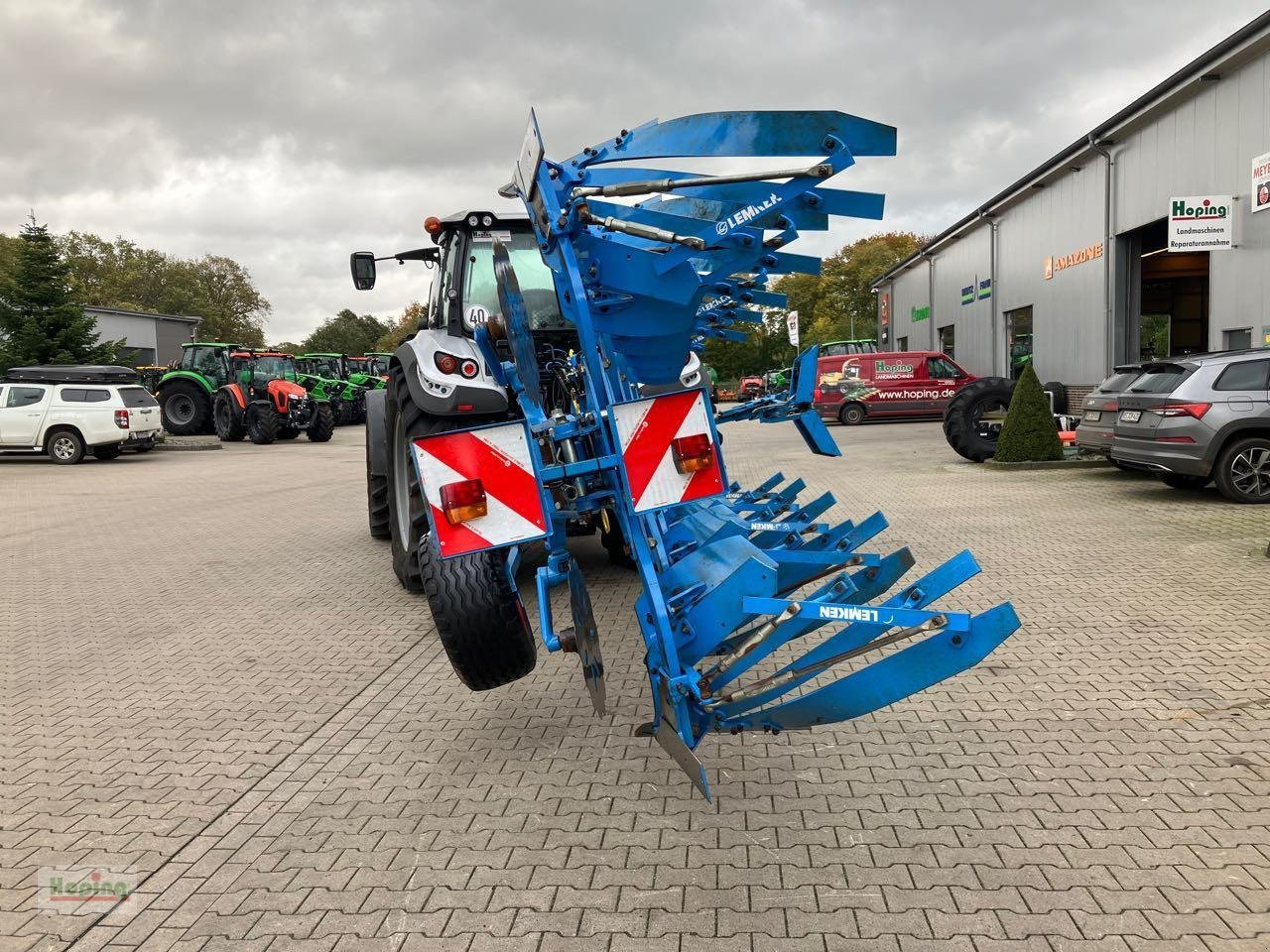 Lemken Variopal 8 (5N100) - Plug: slika Lemken Variopal 8 (5N100) - Plug Lemken Variopal 8 (5N100) - Plug: slika Lemken Variopal 8 (5N100) - Plug