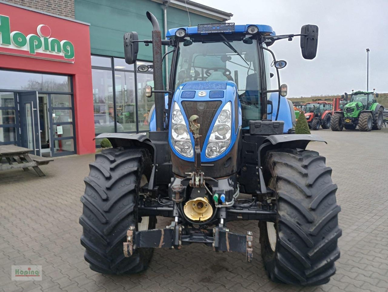 New Holland T7.170 - Traktor: slika New Holland T7.170 - Traktor New Holland T7.170 - Traktor: slika New Holland T7.170 - Traktor