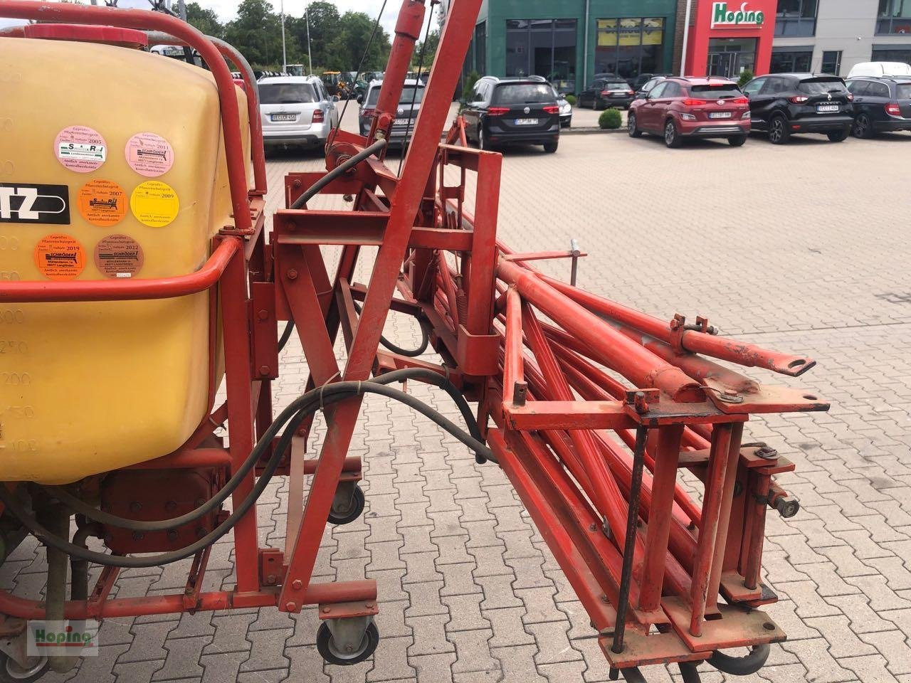 Platz 600 Liter - Prskalica za traktor: slika Platz 600 Liter - Prskalica za traktor Platz 600 Liter - Prskalica za traktor: slika Platz 600 Liter - Prskalica za traktor