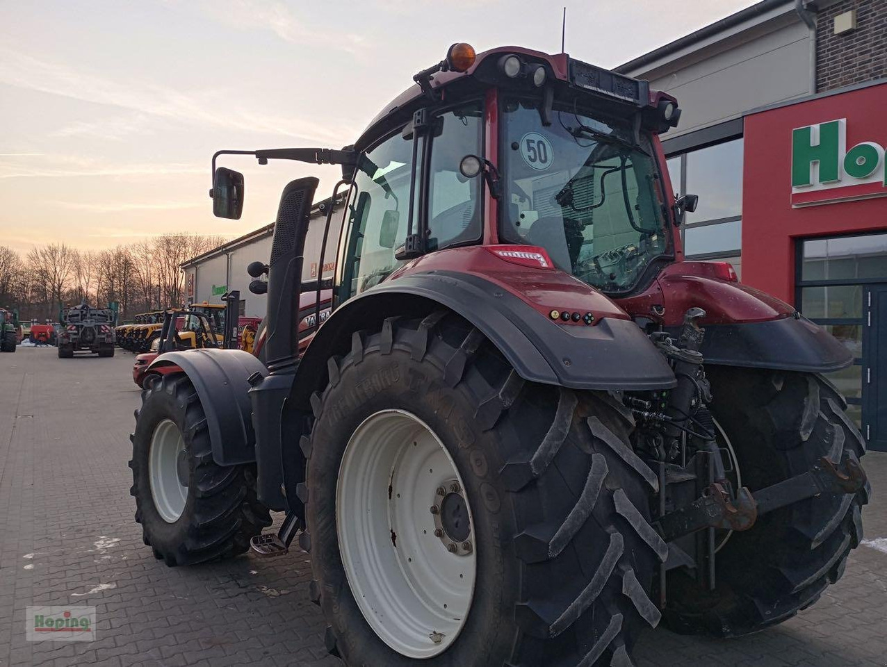 Valtra T 154 V - Traktor: slika Valtra T 154 V - Traktor Valtra T 154 V - Traktor: slika Valtra T 154 V - Traktor