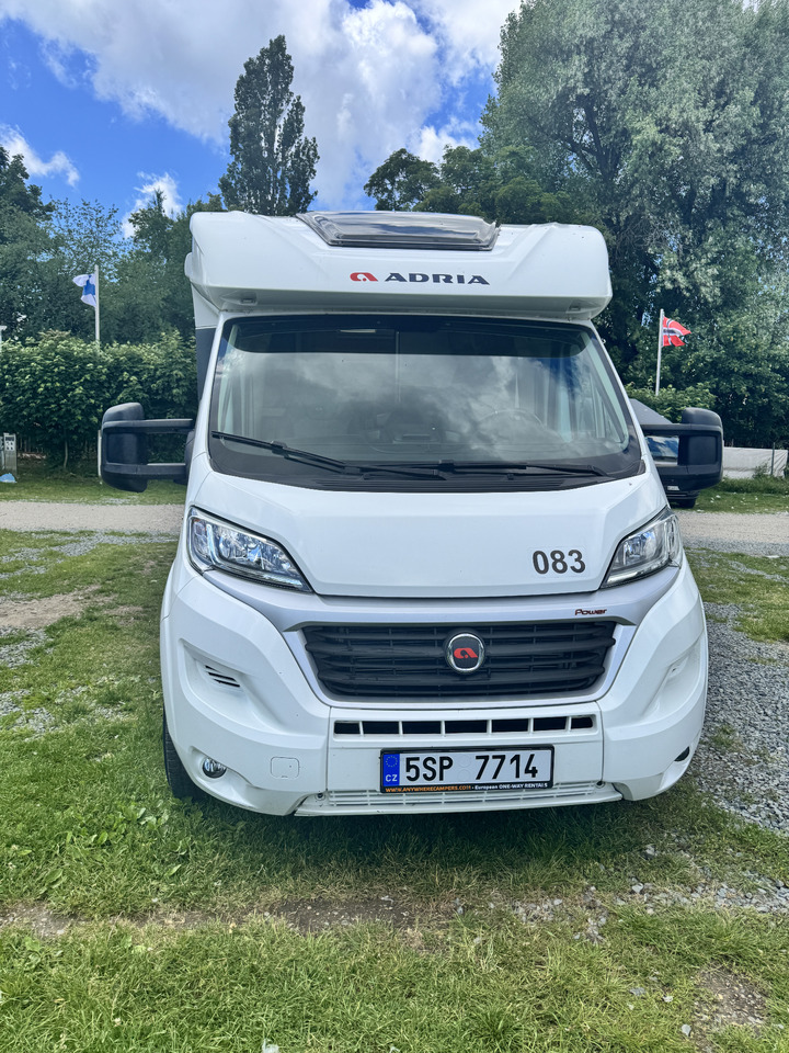 ADRIA Matrix 670 SL - Poluintegrirani kamper: slika ADRIA Matrix 670 SL - Poluintegrirani kamper ADRIA Matrix 670 SL - Poluintegrirani kamper: slika ADRIA Matrix 670 SL - Poluintegrirani kamper