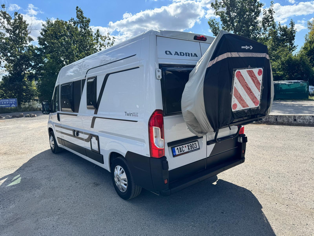 ADRIA Twin 600 SP - Kamp kombi: slika ADRIA Twin 600 SP - Kamp kombi ADRIA Twin 600 SP - Kamp kombi: slika ADRIA Twin 600 SP - Kamp kombi