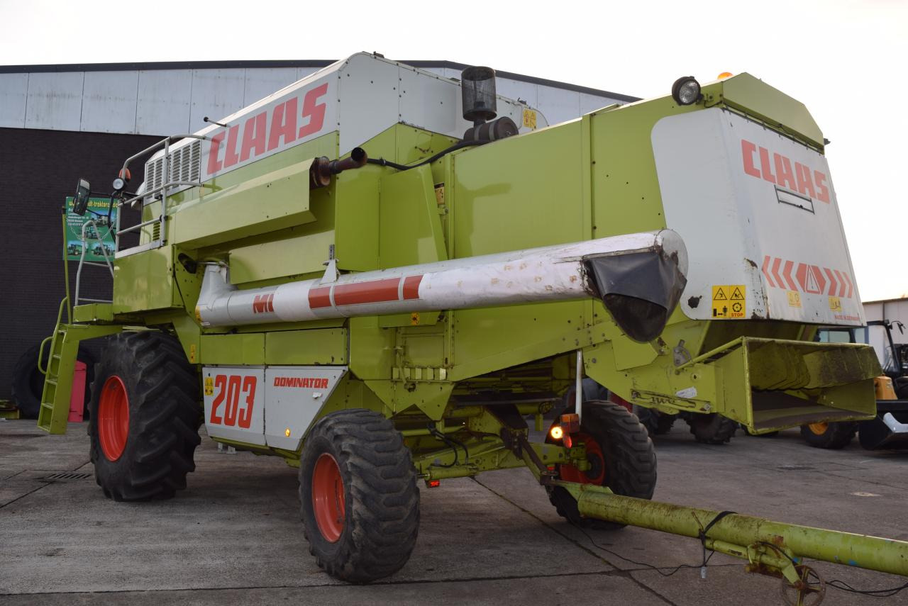 CLAAS Dominator 203 Mega - Kombajn za žetvu: slika CLAAS Dominator 203 Mega - Kombajn za žetvu CLAAS Dominator 203 Mega - Kombajn za žetvu: slika CLAAS Dominator 203 Mega - Kombajn za žetvu