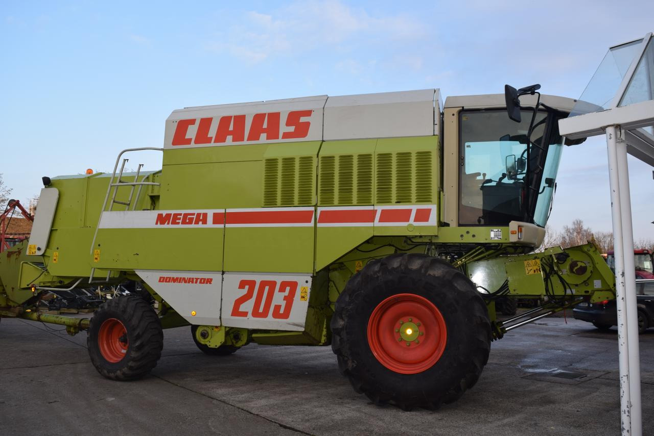 CLAAS Dominator 203 Mega - Kombajn za žetvu: slika CLAAS Dominator 203 Mega - Kombajn za žetvu CLAAS Dominator 203 Mega - Kombajn za žetvu: slika CLAAS Dominator 203 Mega - Kombajn za žetvu
