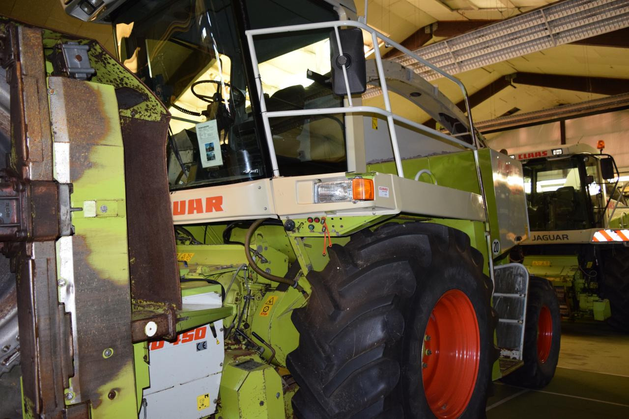 CLAAS Jaguar 820 - Silažni kombajn: slika CLAAS Jaguar 820 - Silažni kombajn CLAAS Jaguar 820 - Silažni kombajn: slika CLAAS Jaguar 820 - Silažni kombajn