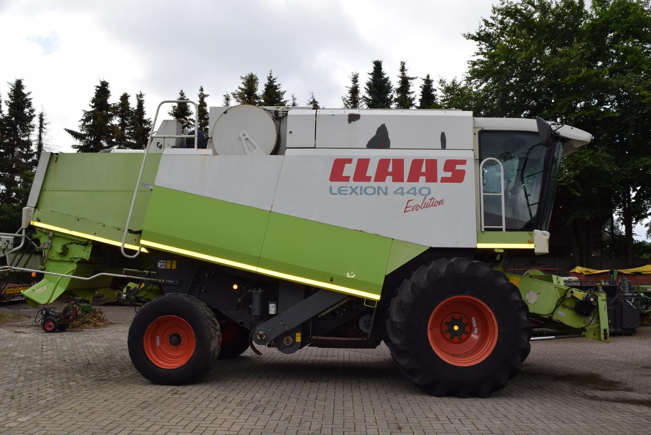 CLAAS Lexion 440 Evolution - Kombajn za žetvu: slika CLAAS Lexion 440 Evolution - Kombajn za žetvu CLAAS Lexion 440 Evolution - Kombajn za žetvu: slika CLAAS Lexion 440 Evolution - Kombajn za žetvu