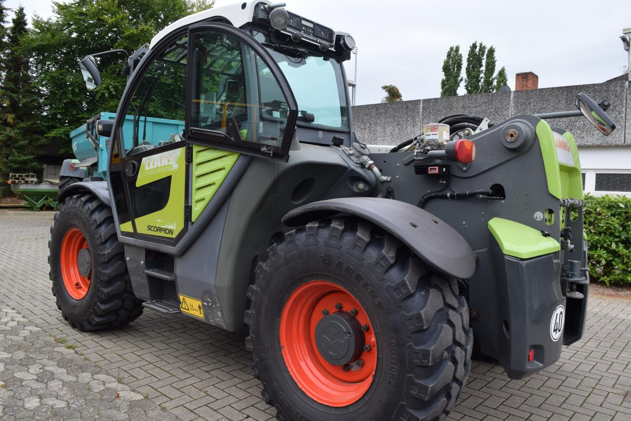 CLAAS SCORPION 7044 - Teleskopski rukovatelj: slika CLAAS SCORPION 7044 - Teleskopski rukovatelj CLAAS SCORPION 7044 - Teleskopski rukovatelj: slika CLAAS SCORPION 7044 - Teleskopski rukovatelj