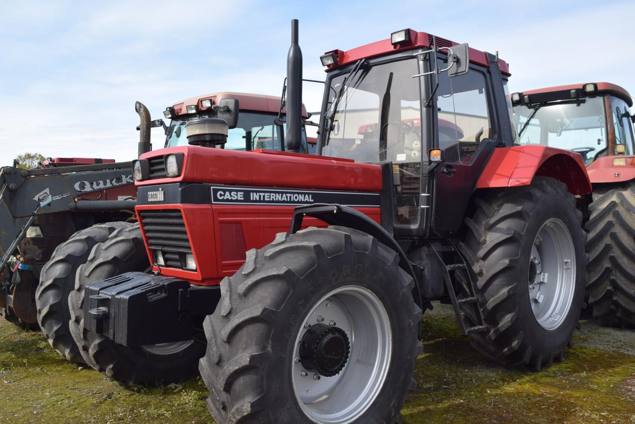 Case-IH 1455 XLA - Traktor: slika Case-IH 1455 XLA - Traktor Case-IH 1455 XLA - Traktor: slika Case-IH 1455 XLA - Traktor