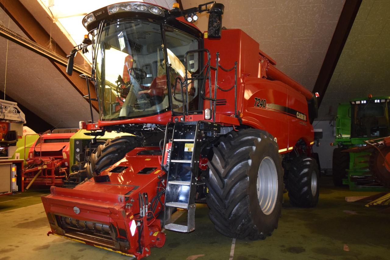 Case-IH 7240 Axial Flow - Kombajn za žetvu: slika Case-IH 7240 Axial Flow - Kombajn za žetvu Case-IH 7240 Axial Flow - Kombajn za žetvu: slika Case-IH 7240 Axial Flow - Kombajn za žetvu