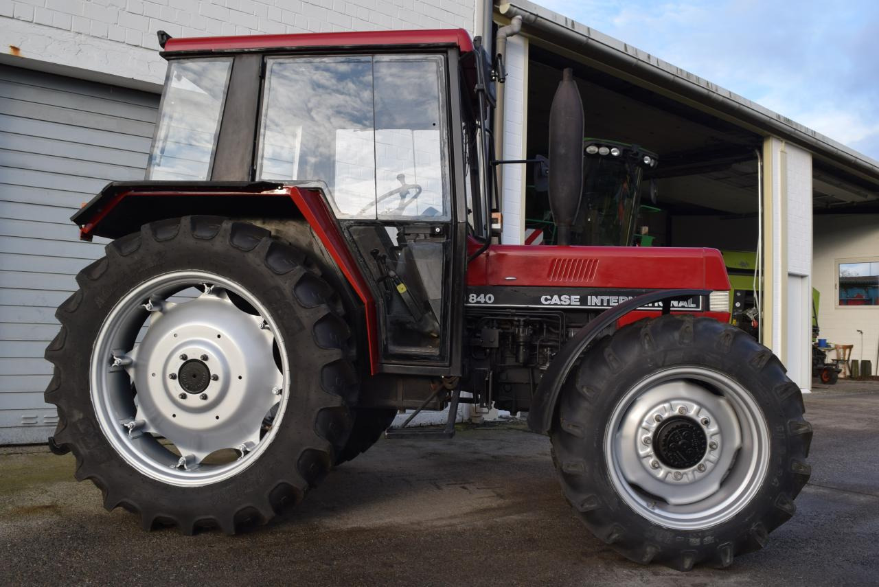 Case-IH 840 - Traktor: slika Case-IH 840 - Traktor Case-IH 840 - Traktor: slika Case-IH 840 - Traktor