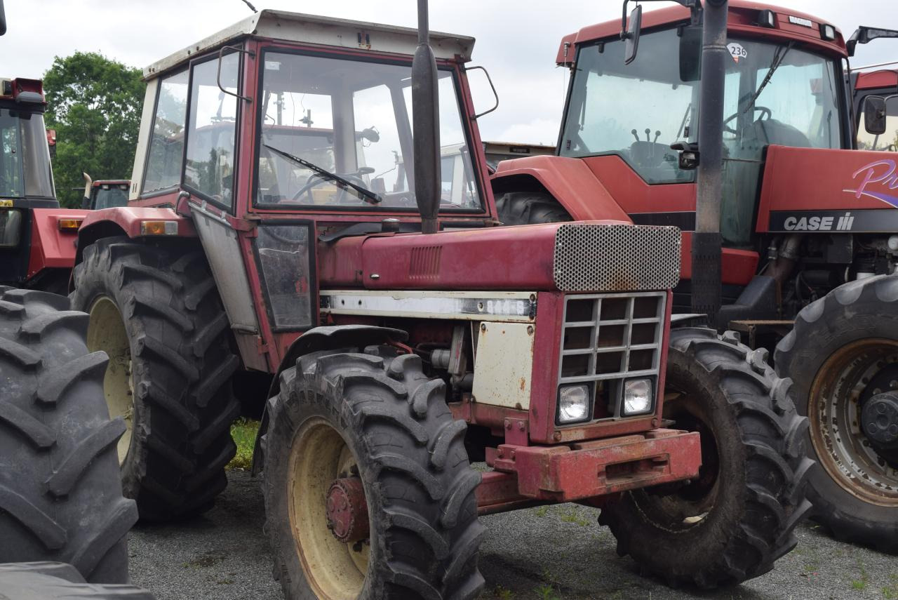 Case-IH 844 A/S - Traktor: slika Case-IH 844 A/S - Traktor Case-IH 844 A/S - Traktor: slika Case-IH 844 A/S - Traktor