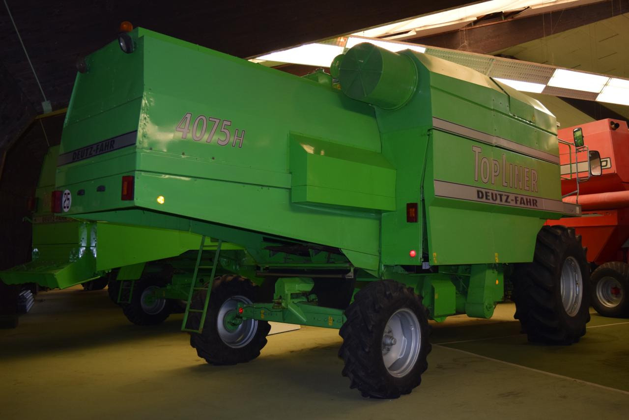 Deutz-Fahr 4075 H TopLiner - Kombajn za žetvu: slika Deutz-Fahr 4075 H TopLiner - Kombajn za žetvu Deutz-Fahr 4075 H TopLiner - Kombajn za žetvu: slika Deutz-Fahr 4075 H TopLiner - Kombajn za žetvu