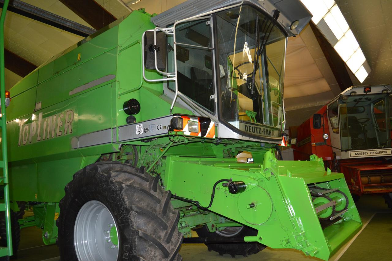 Deutz-Fahr 4075 HTS TopL. - Kombajn za žetvu: slika Deutz-Fahr 4075 HTS TopL. - Kombajn za žetvu Deutz-Fahr 4075 HTS TopL. - Kombajn za žetvu: slika Deutz-Fahr 4075 HTS TopL. - Kombajn za žetvu