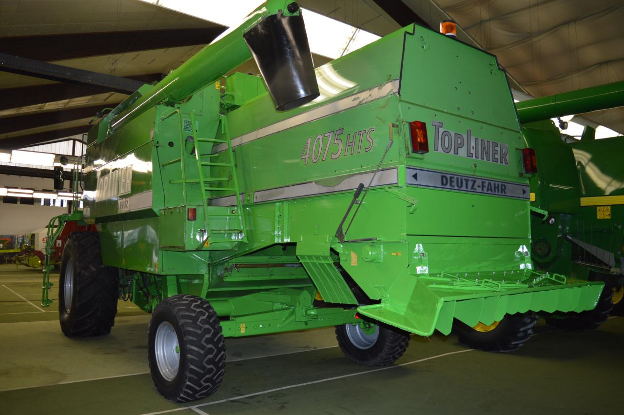 Deutz-Fahr 4075 HTS TopL. - Kombajn za žetvu: slika Deutz-Fahr 4075 HTS TopL. - Kombajn za žetvu Deutz-Fahr 4075 HTS TopL. - Kombajn za žetvu: slika Deutz-Fahr 4075 HTS TopL. - Kombajn za žetvu