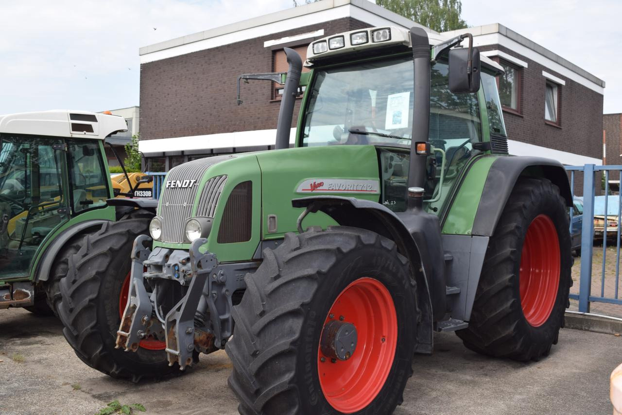Fendt 712 Vario - Traktor: slika Fendt 712 Vario - Traktor Fendt 712 Vario - Traktor: slika Fendt 712 Vario - Traktor