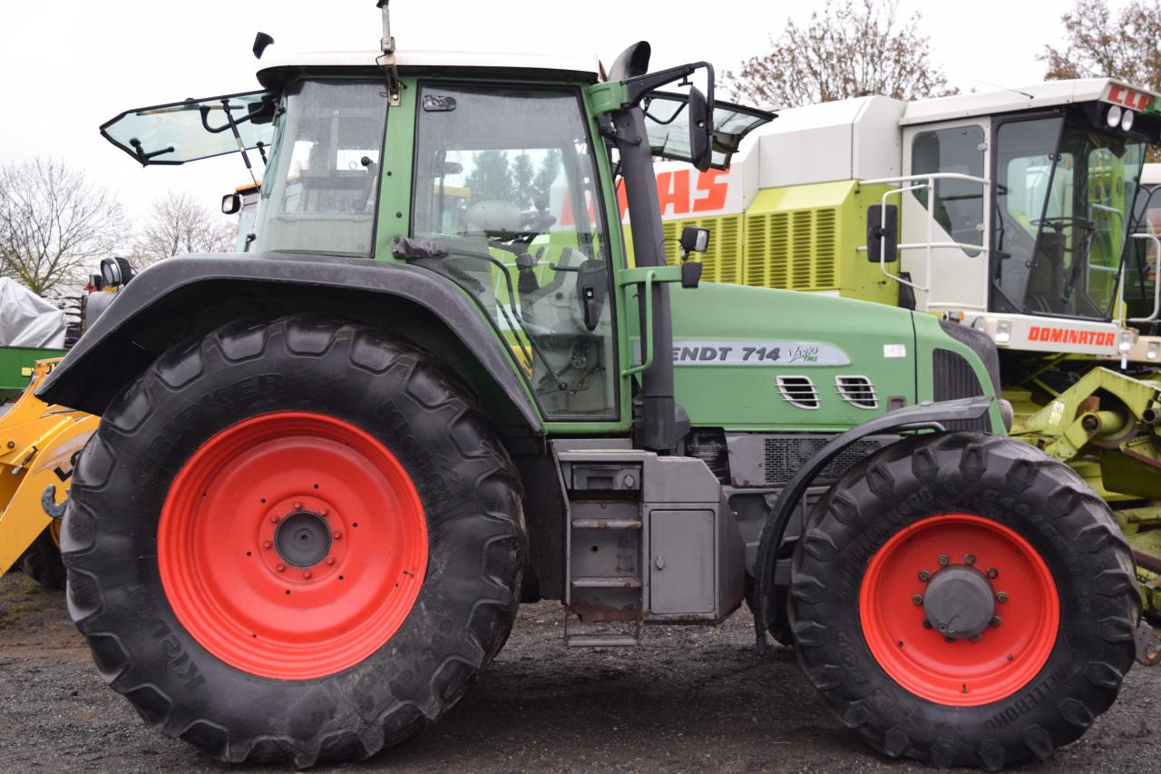 Fendt 714 Vario TMS - Traktor: slika Fendt 714 Vario TMS - Traktor Fendt 714 Vario TMS - Traktor: slika Fendt 714 Vario TMS - Traktor