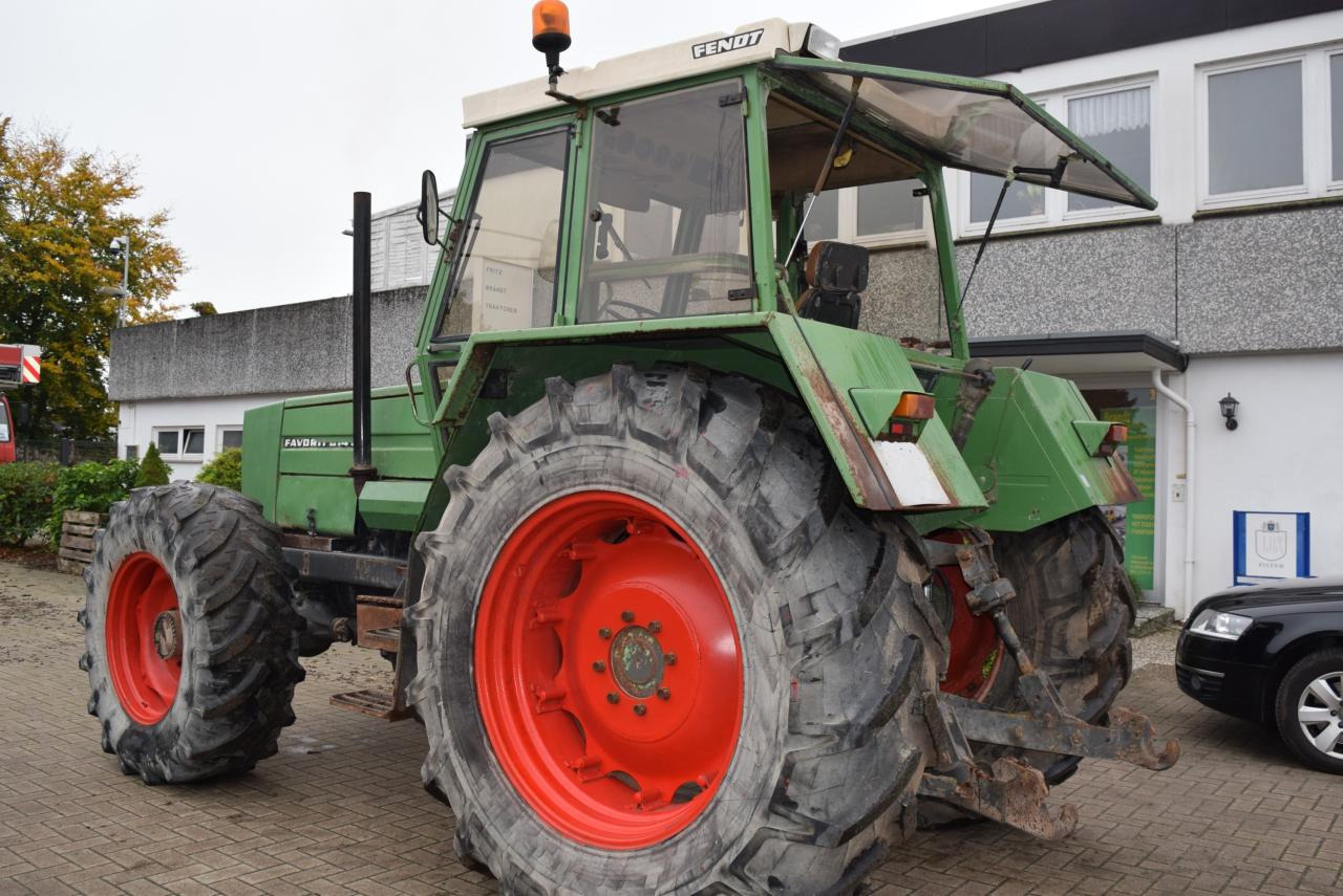 Fendt Favorit 614 LS Turbo - Traktor: slika Fendt Favorit 614 LS Turbo - Traktor Fendt Favorit 614 LS Turbo - Traktor: slika Fendt Favorit 614 LS Turbo - Traktor
