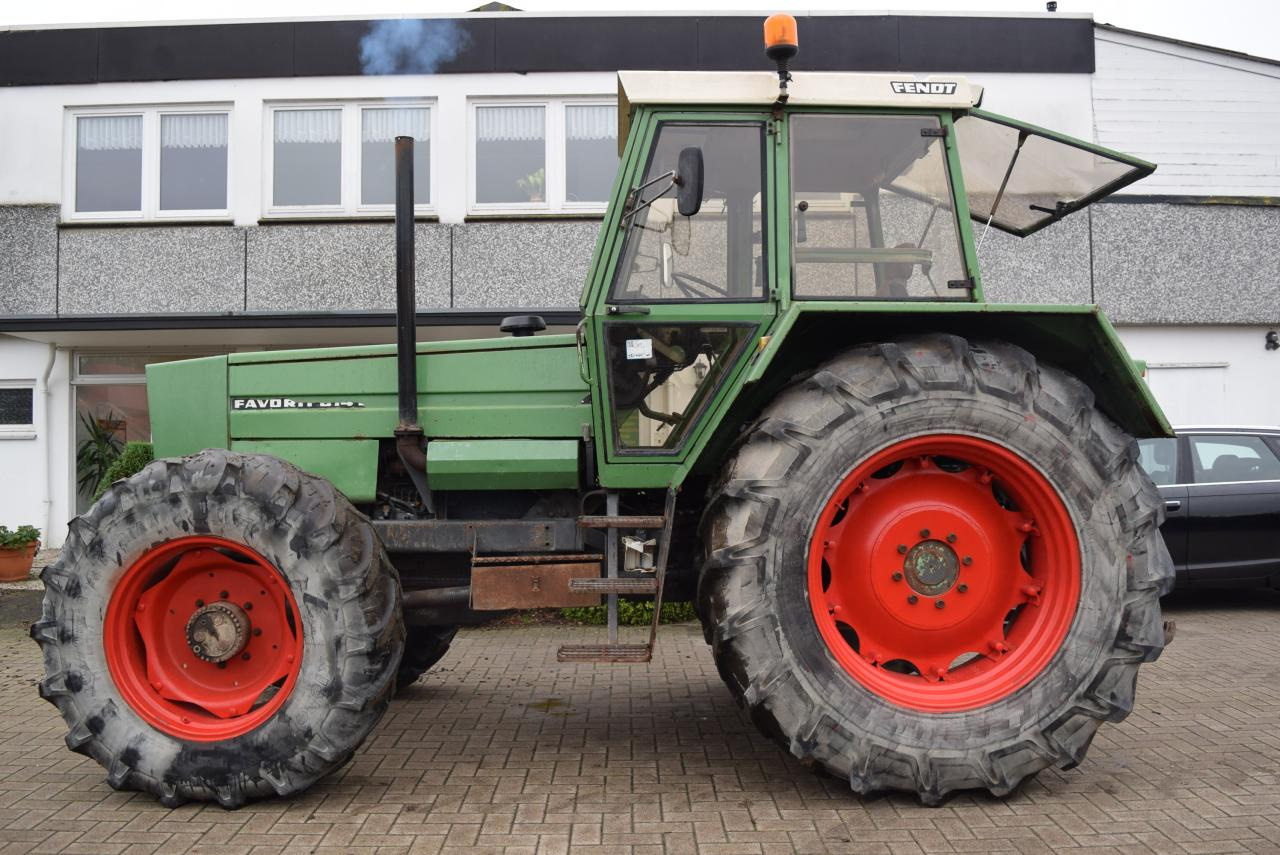 Fendt Favorit 614 LS Turbomatik - Traktor: slika Fendt Favorit 614 LS Turbomatik - Traktor Fendt Favorit 614 LS Turbomatik - Traktor: slika Fendt Favorit 614 LS Turbomatik - Traktor
