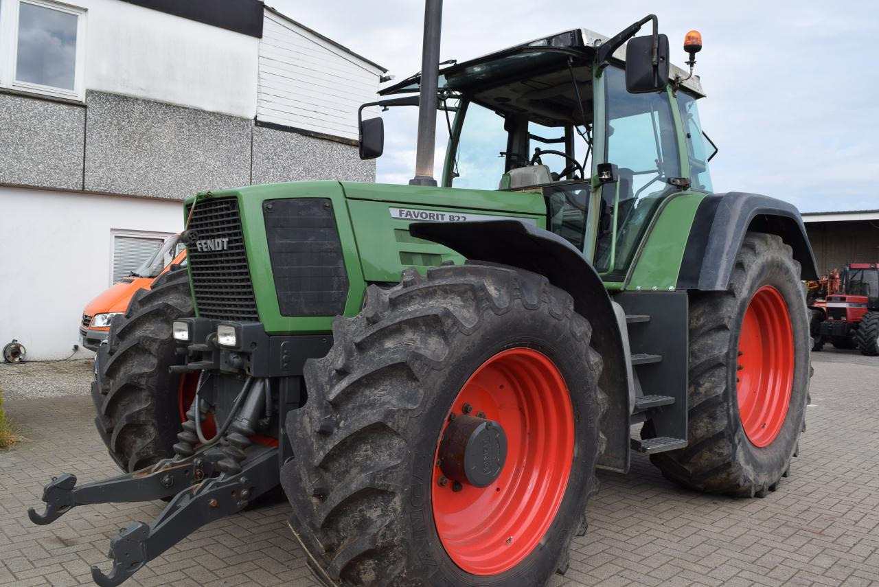 Fendt Favorit 822 - Traktor: slika Fendt Favorit 822 - Traktor Fendt Favorit 822 - Traktor: slika Fendt Favorit 822 - Traktor