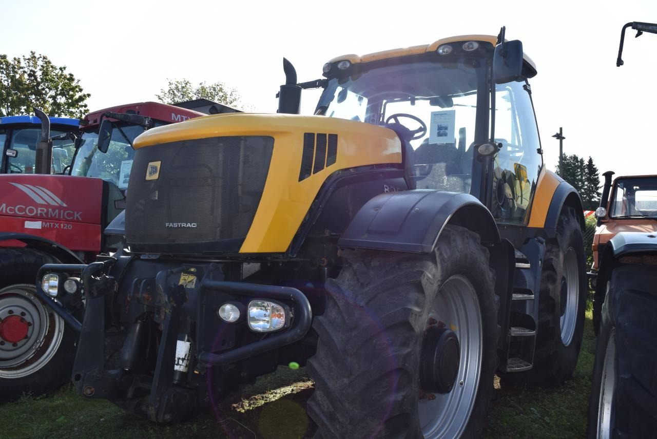 JCB Fastrac 8250 - Traktor: slika JCB Fastrac 8250 - Traktor JCB Fastrac 8250 - Traktor: slika JCB Fastrac 8250 - Traktor