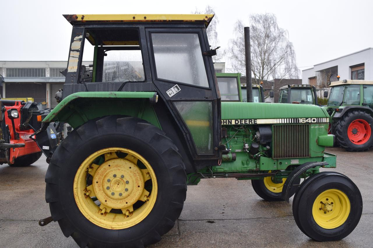 John Deere 1640 - Traktor: slika John Deere 1640 - Traktor John Deere 1640 - Traktor: slika John Deere 1640 - Traktor