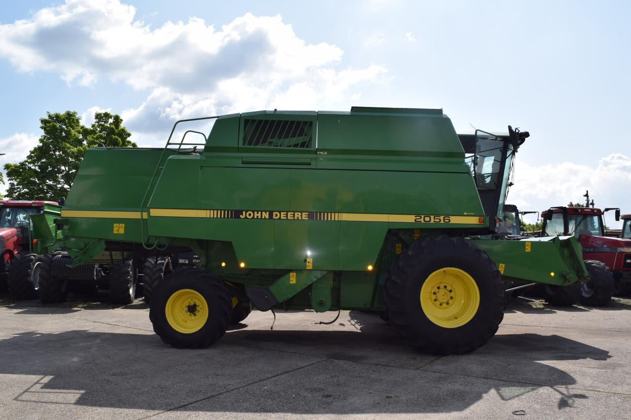 John Deere 2056 - Kombajn za žetvu: slika John Deere 2056 - Kombajn za žetvu John Deere 2056 - Kombajn za žetvu: slika John Deere 2056 - Kombajn za žetvu