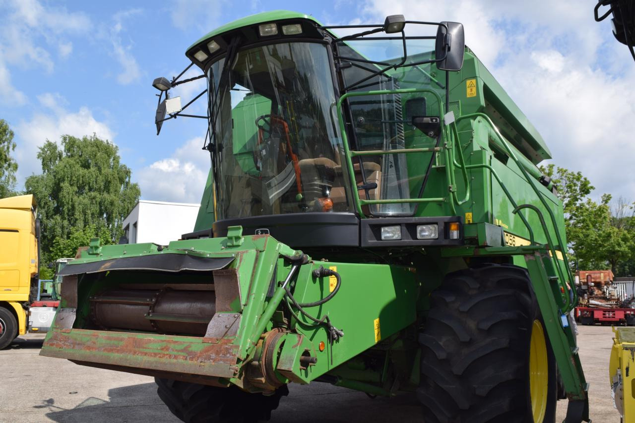John Deere 2056 - Kombajn za žetvu: slika John Deere 2056 - Kombajn za žetvu John Deere 2056 - Kombajn za žetvu: slika John Deere 2056 - Kombajn za žetvu
